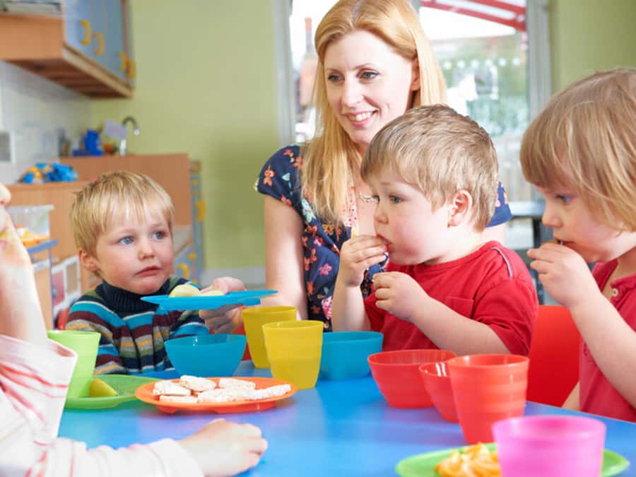 La oss fokusere mer på hva barna BØR spise