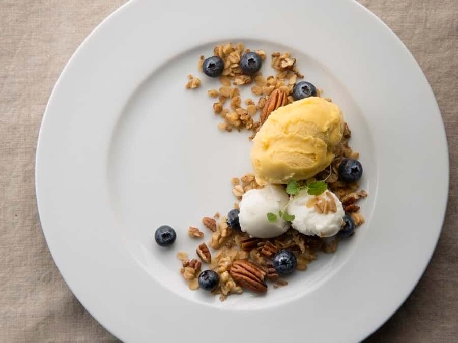 Helgens sunne dessert tips #4 – DUGG med nøttekrisp