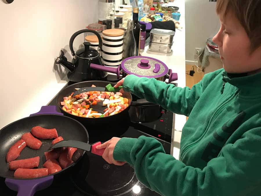 Trygge barn på kjøkkenet