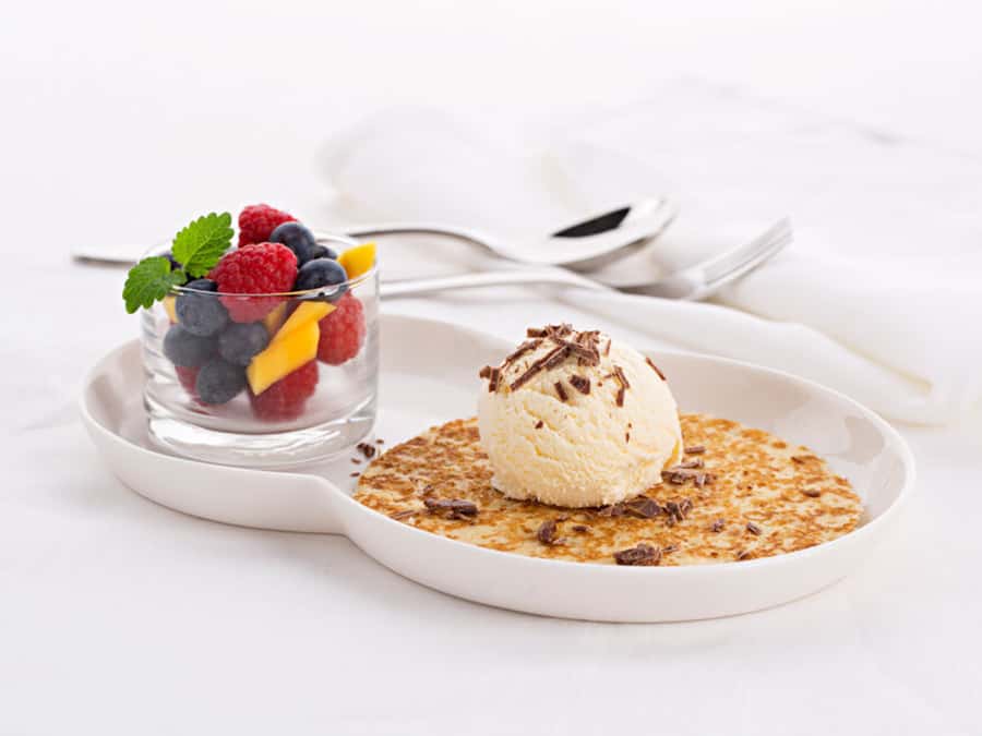 Helgens sunne dessert tips #1 – Lune pannekaker med iskrem og bær