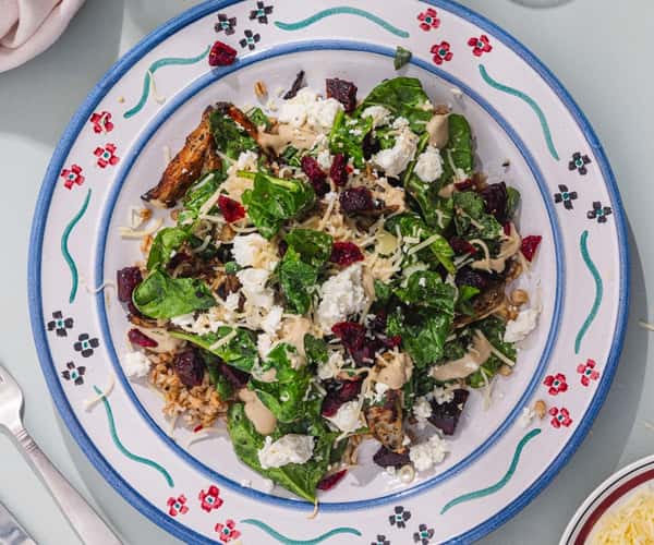 Høstsalat med bakt jordskokk, fetaost, tranebær og steinsoppdressing