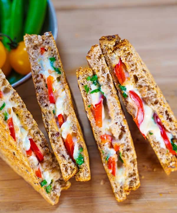 Grov toast med Kavli MagerOst Jalapeño og Cottage cheese