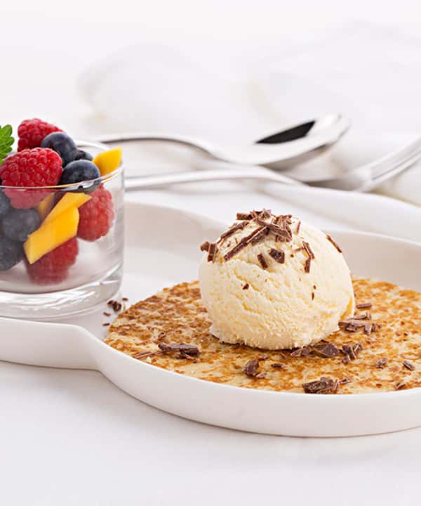 Dessertpannekaker med lettere vaniljeis