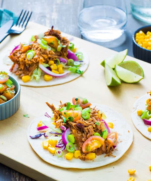 Meksikansk maistortilla med pulled pork og cherrytomatsalsa