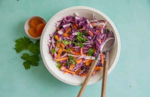 Råkost med rødkål og nepe og drømmedressing