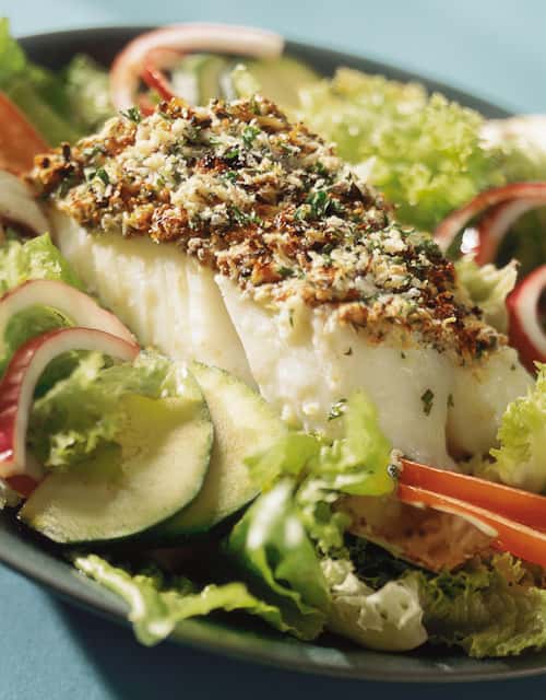 Stekt fisk med sprøtt urtedekke