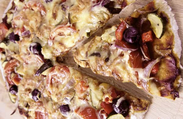 Pizza med grønnsaksfyll