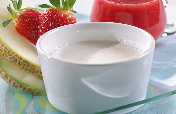 Vaniljepannacotta med bærsaus