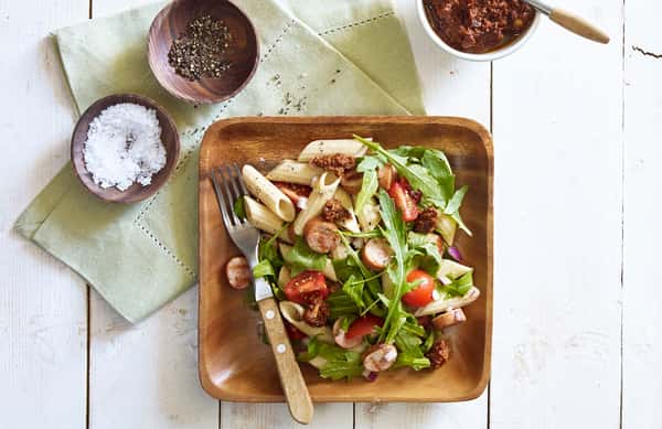 Pastasalat med smaksrike pølser