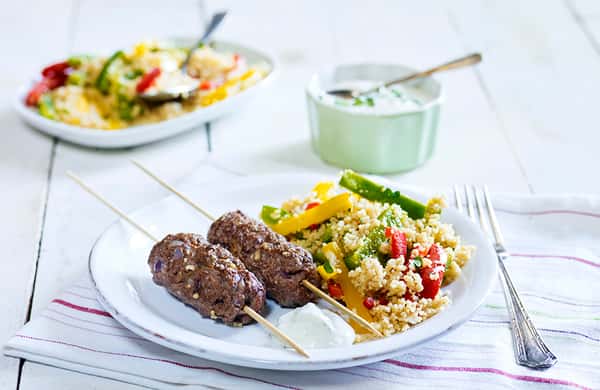 Kebab med couscous-salat