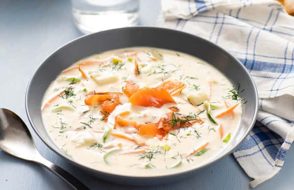Fiskesuppe med fennikel, røkt laks og dill