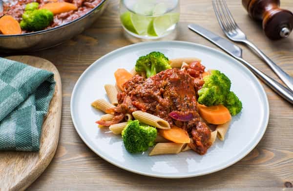 Ytrefilet av svin med pasta, brokkoli og tomatpesto