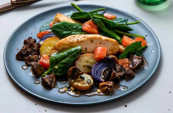 Marinert kyllingfilet med sopp og ovnsbakt potetsalat