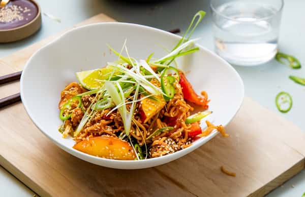 Thailandsk biffsalat med mynte og lime- og ingefærdressing