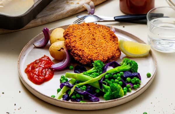 Vegetarschnitzel med brokkolini og tomatsalsa